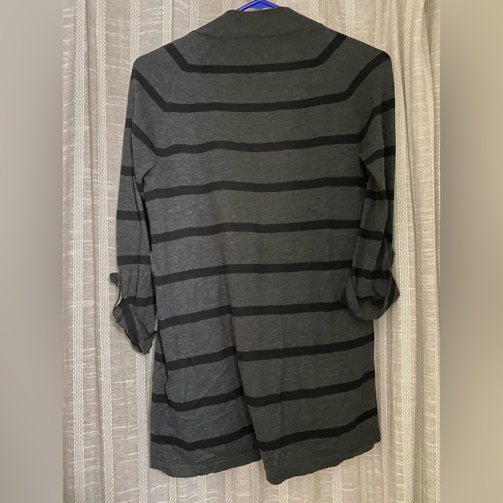 Express cardigan-size small - Picture 4 of 4
